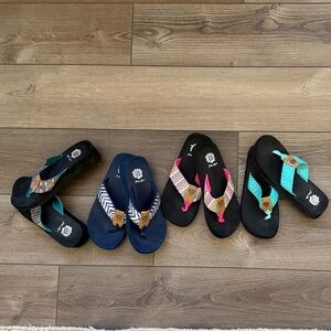 Lot of 4 Yellow Box Flip Flops - Black, Blue, Pink, Turquoise